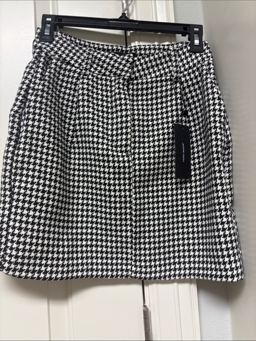Vero Moda Black and White Houndstooth Mini Skirt